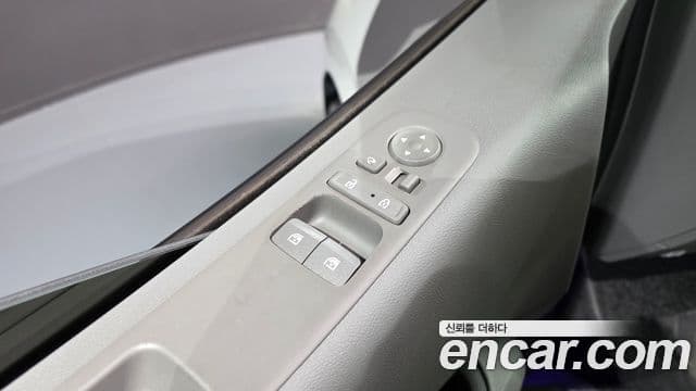 Hyundai Staria 2022 — Фото 16/20