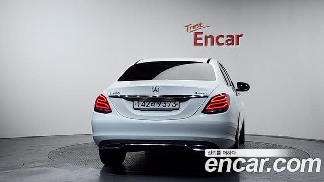 Mercedes-Benz C-Class 2018 — фото 4 из 20
