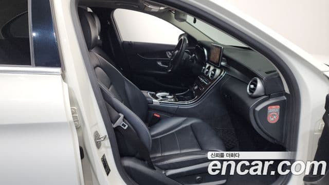Mercedes-Benz C-Class 2018 — фото 11 из 20
