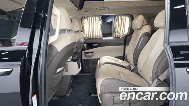 Kia Carnival 2021 — Şəkil 12/20