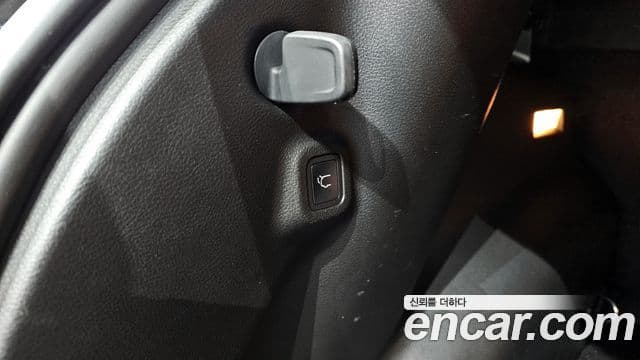 Jeep Compass 2022 — ფოტო 19/20