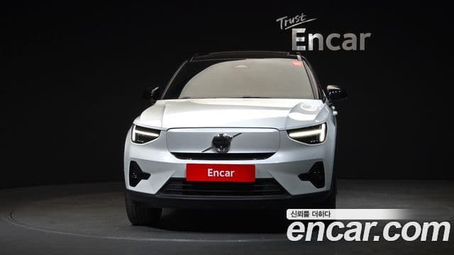 Volvo XC40 Recharge 2024 — ფოტო 18/20
