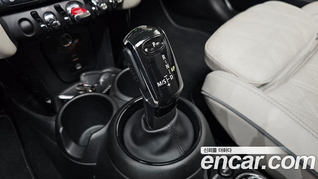 Mini Cooper S 2020 — фото 9 из 20