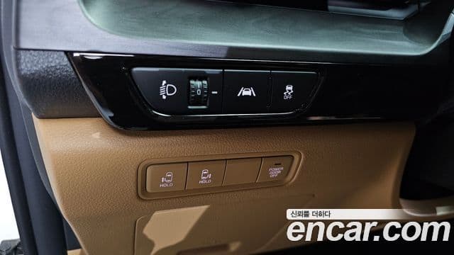 Kia Carnival 2021 — фото 13 из 20