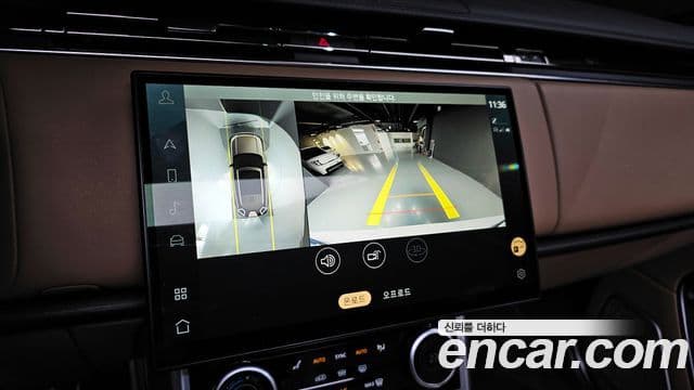 Land Rover Range Rover 2023 — фото 17 из 20