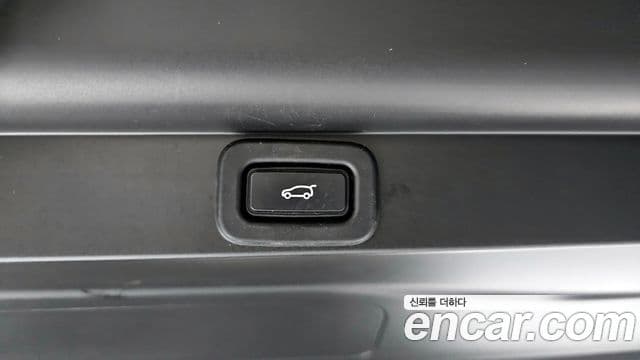 Land Rover Range Rover 2023 — фото 18 из 20