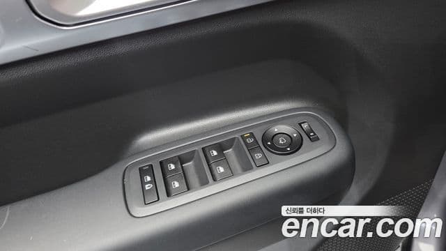 Hyundai Santa Fe 2025 — фото 18 из 20