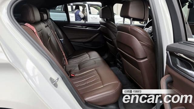 BMW 5 Series 2022 — Photo 2/20