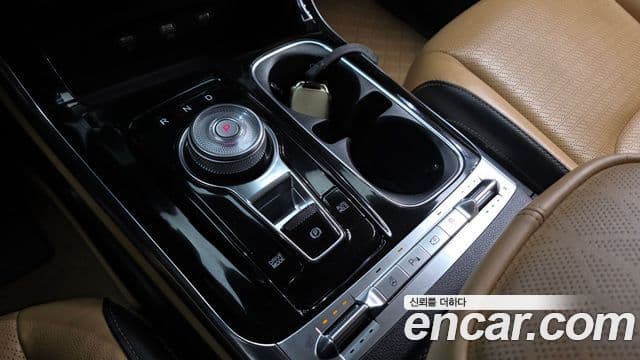 Kia Carnival 2022 — фото 7 из 20