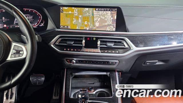 BMW X7 2020 — ფოტო 14/20