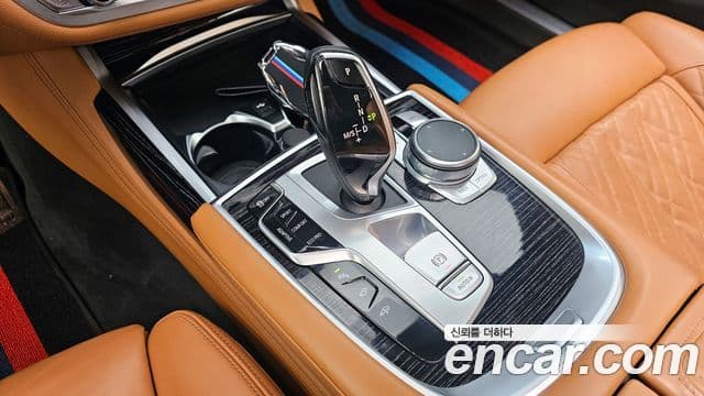BMW 7 Series 2021 — фото 9 из 20
