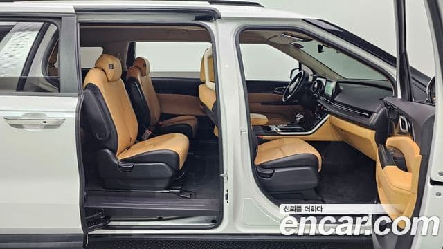 Kia Carnival 2023 — ფოტო 10/20