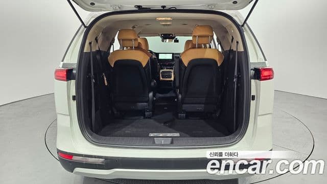 Kia Carnival 2023 — ფოტო 20/20