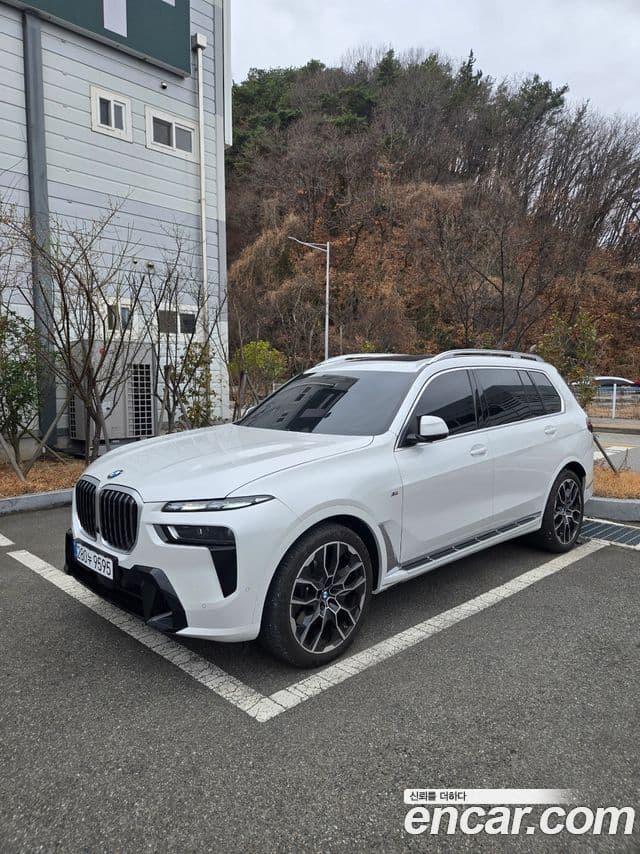 BMW X7 2025 — ფოტო 10/16