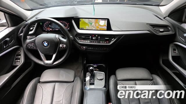 BMW 1 Series 2021 — Şəkil 7/20