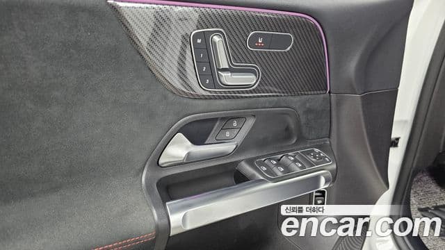 Mercedes-Benz GLB-Class 2020 — Фото 18/20