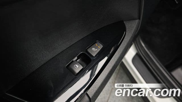 Kia Sportage 2022 — ფოტო 19/20
