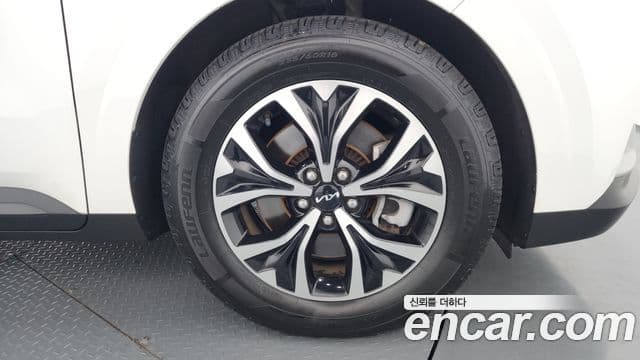 Kia Carnival 2023 — фото 4 из 20