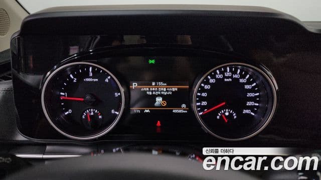 Kia Carnival 2023 — ფოტო 6/20