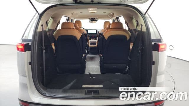 Kia Carnival 2023 — фото 20 из 20