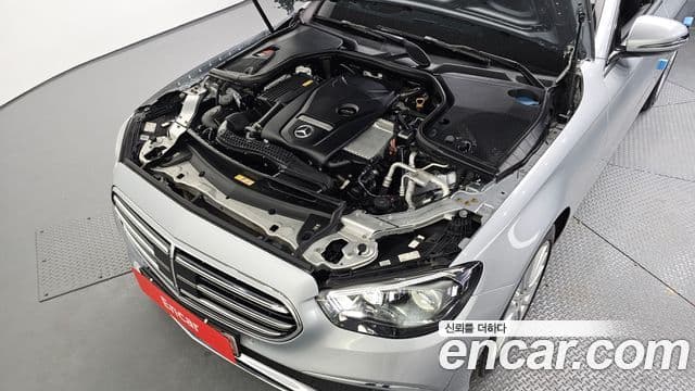 Mercedes-Benz E-Class 2021 — фото 6 из 20