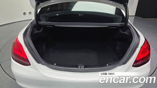 Mercedes-Benz C-Class 2020 — Şəkil 13/20
