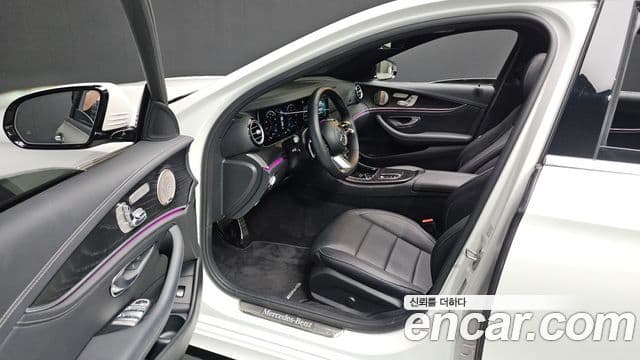 Mercedes-Benz E-Class 2022 — ფოტო 9/20