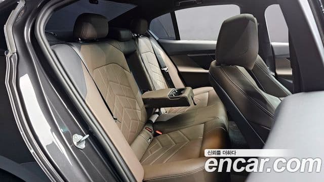 BMW 5 Series 2024 — Şəkil 12/20