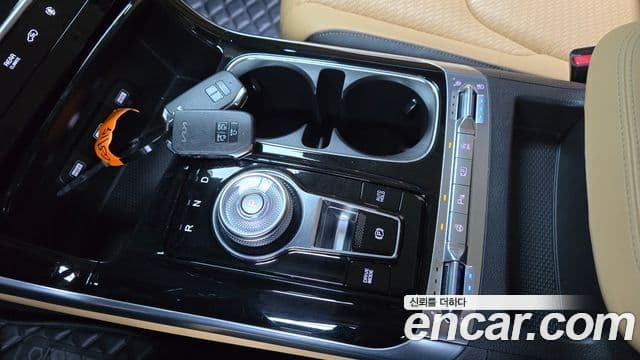 Kia Carnival 2023 — ფოტო 9/20