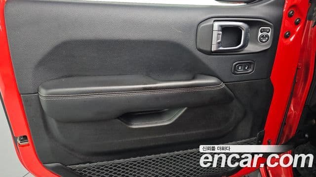 Jeep Wrangler 2018 — Photo 18/20