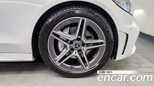 Mercedes-Benz C-Class 2020 — ფოტო 4/20