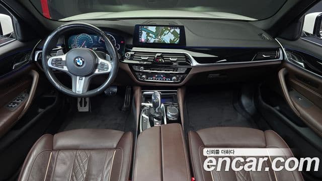 BMW 5 Series 2018 — фото 7 из 20