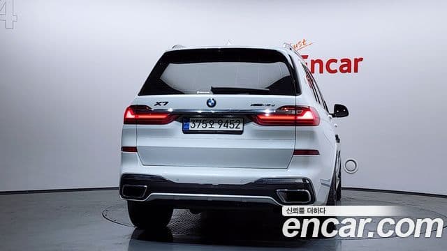 BMW X7 2021 — ფოტო 4/20
