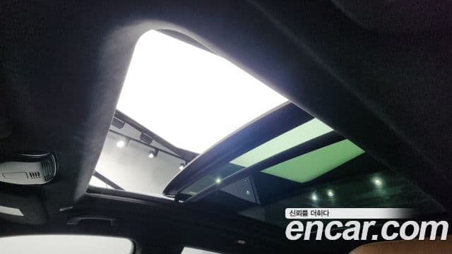 BMW X7 2021 — ფოტო 18/20