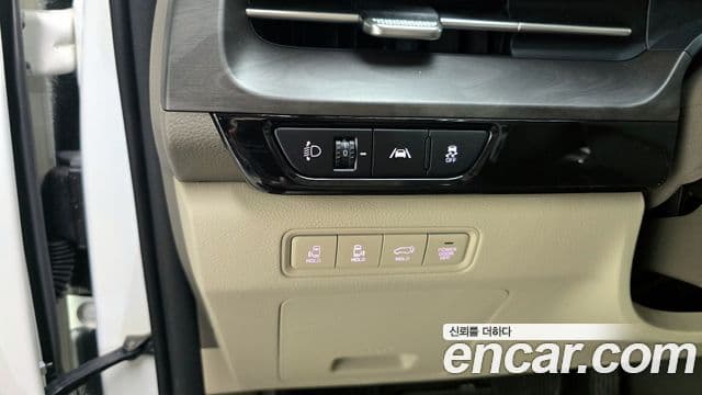 Kia Carnival 2022 — ფოტო 13/20