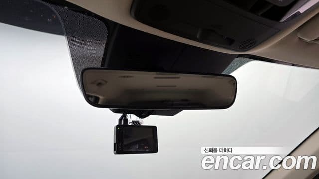 Kia Carnival 2022 — фото 17 из 20
