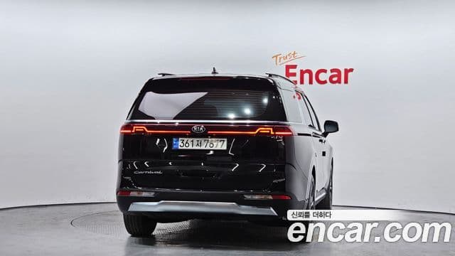 Kia Carnival 2020 — фото 4 из 20
