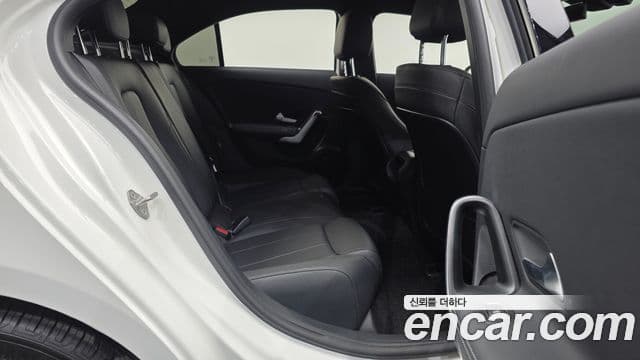Mercedes-Benz A-Class 2021 — Şəkil 18/20