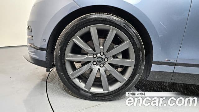 Land Rover Range Rover Velar 2018 — фото 4 из 20