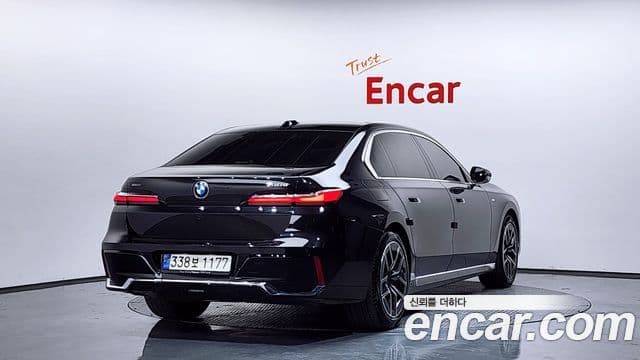 BMW 7 Series 2023 — ფოტო 2/20