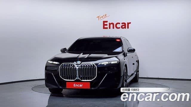 BMW 7 Series 2023 — ფოტო 3/20
