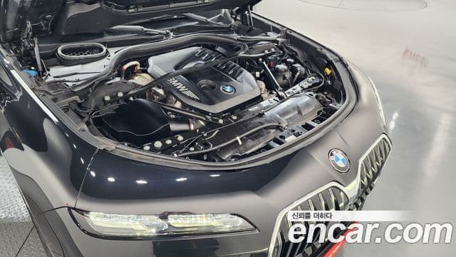 BMW 7 Series 2023 — ფოტო 6/20