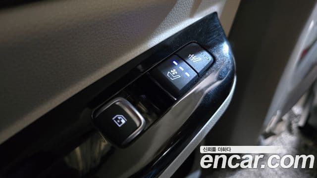 Kia Carnival 2021 — Şəkil 18/20