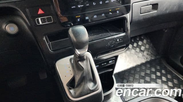 Hyundai Staria 2022 — фото 9 из 20