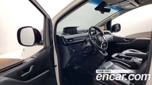 Hyundai Staria 2022 — фото 10 из 20