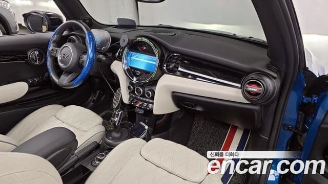 Mini Cooper S Convertible 2023 — ფოტო 7/20