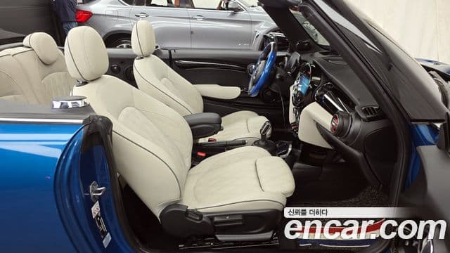 Mini Cooper S Convertible 2023 — фото 10 из 20