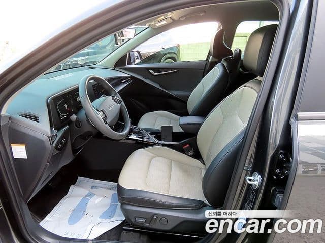 Kia Niro 2022 — Фото 4/20