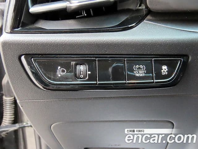 Kia Niro 2022 — Фото 12/20