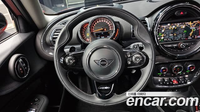 Mini Cooper S Clubman 2020 — ფოტო 15/20
